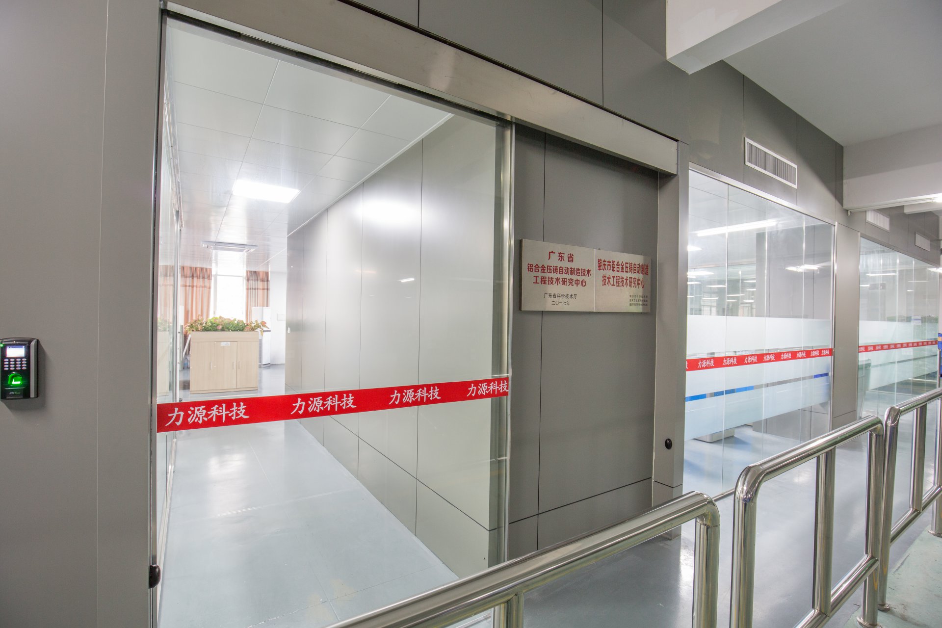 1717832225496285.jpg 1598492324139982.jpg