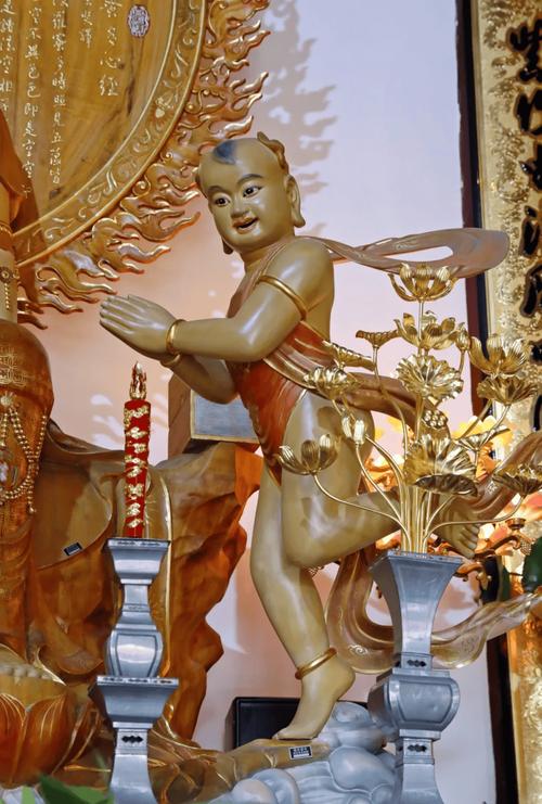 客廳擺放了招財童子雕像真的能招財嗎