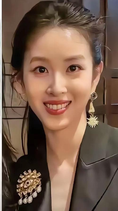 尖下巴的女人面相好不好