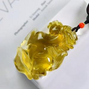 90年.男.屬馬.適合帶哪種水晶？
