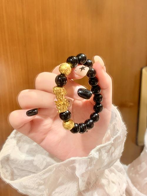 石榴木命佩戴什么旺財必斜  黑曜石驅邪除祟