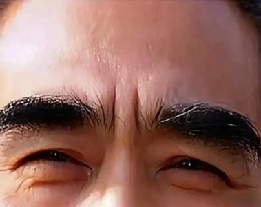 男人眉毛濃粗好不好？做事認真負責，任勞任怨