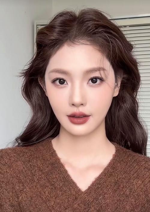 萌妹必看：杏仁眼適合什么發型？