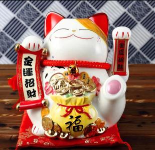 辦公桌放招財貓 吉利方位上方能發(fā)揮效用