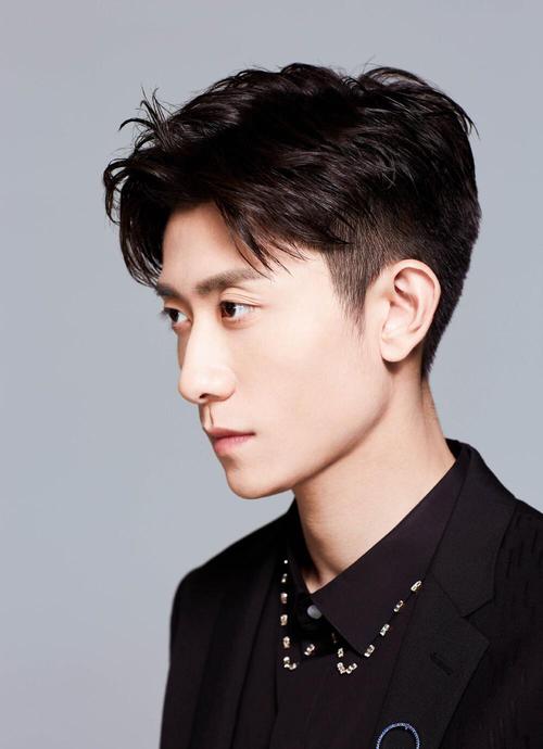 多情的男人有啥面相特征