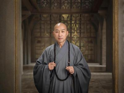 眼角長痣的男人會很聰明嗎