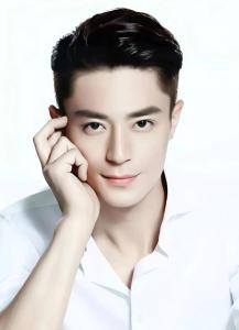 眉毛短而粗的男人的面相 男人眉毛短粗的面相好不好