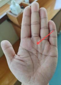 手相十字紋好不好