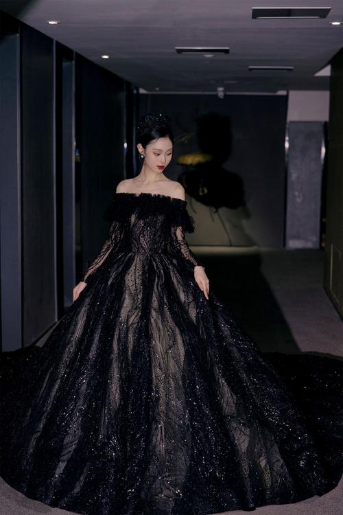 參加婚禮能穿一身黑嗎 結婚不宜穿什么顏色