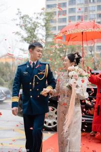 嫁軍人的女人八字特點 男帥女美的八字婚姻