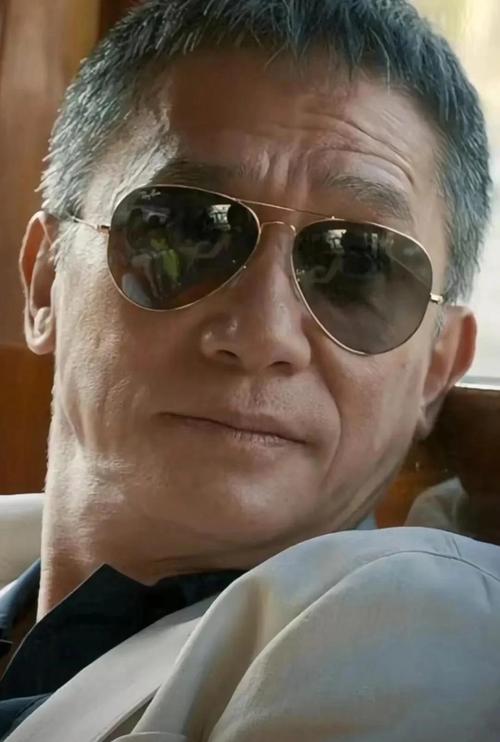 解析尖下巴的男人面相，晚年真的會老無所依嗎？
